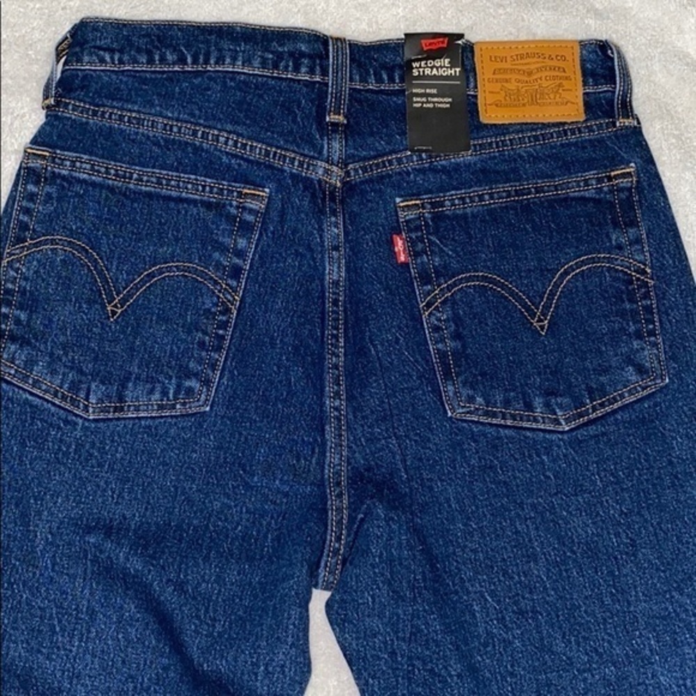 PREMIUM LEVIS WEDGIE - Picture 2 of 5
